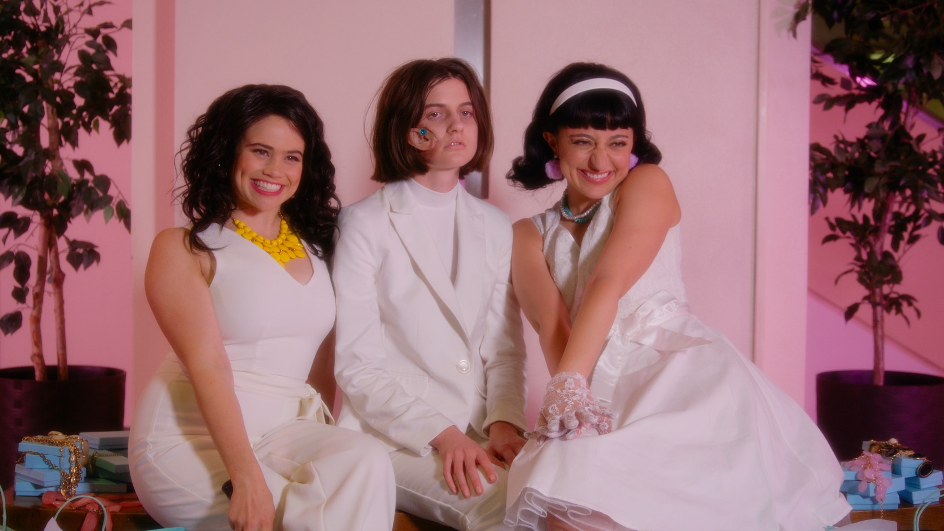 Three Busy Debras, série de comédia do Adult Swim, chega à HBO Max com  dublagem inédita - TVLaint Brasil